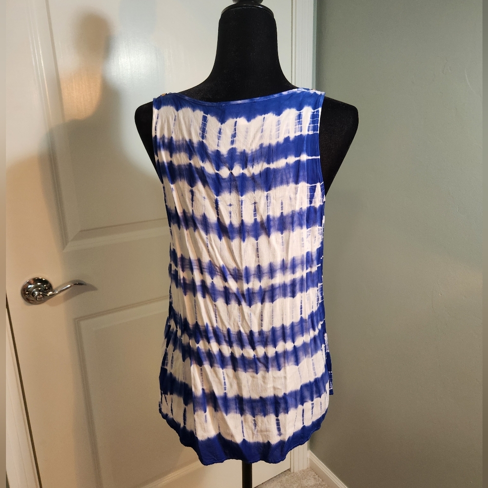 😀  3 For $15 Kenar Navy and White Tie-Dye Tank Top - Picture 3 of 10